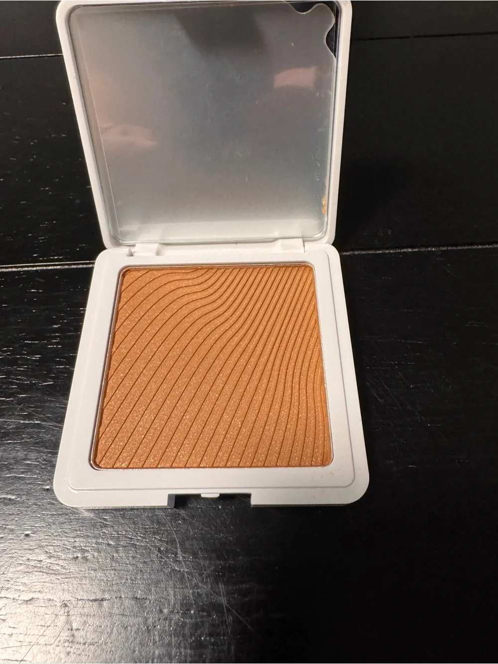 YC Collection Face Bronzing Powder in shade Enough